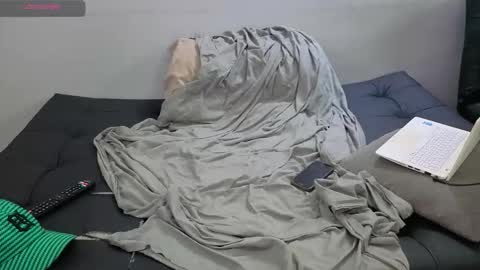 Snapshot of andrew_hot_999 chatting on 10/31/25, 01:50 Andrew online show from 10/31/25, 01:50