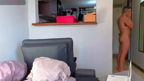 Snapshot of andrew_hot_999 chatting on 11/02/25, 09:17 Andrew online show from 11/02/25, 09:17