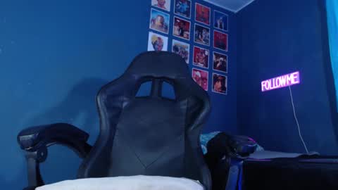 Snapshot of andrew_hoult chatting on 12/02/24, 06:10 Andrew online show from 12/02/24, 06:10