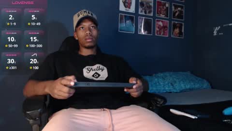 Snapshot of andrew_hoult chatting on 01/22/25, 10:05 Andrew online show from 01/22/25, 10:05