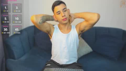 Snapshot of andrew_twink18 chatting on 03/26/26, 09:42 Andrew M. online show from 03/26/26, 09:42