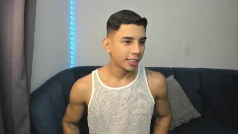 Snapshot of andrew_twink18 chatting on 04/11/26, 01:54 Andrew M. online show from 04/11/26, 01:54