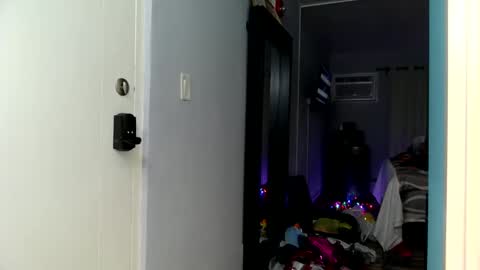 Snapshot of andrewgennie chatting on 12/08/24, 02:18 andrewgennie online show from 12/08/24, 02:18