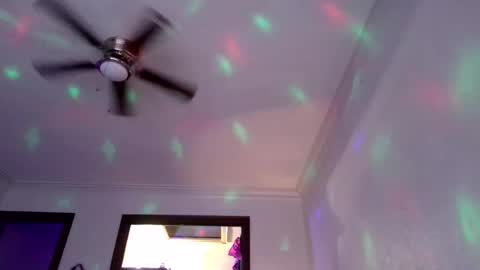 Snapshot of andrewgennie chatting on 11/18/25, 06:56 andrewgennie online show from 11/18/25, 06:56