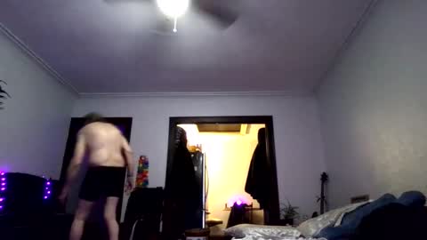 Snapshot of andrewgennie chatting on 04/12/26, 07:24 andrewgennie online show from 04/12/26, 07:24