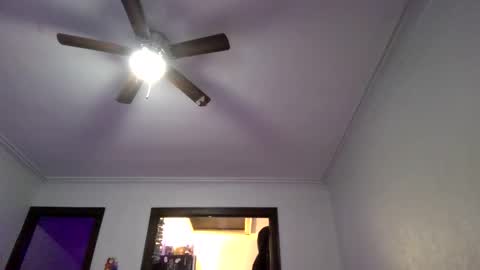 Snapshot of andrewgennie chatting on 04/20/26, 05:32 andrewgennie online show from 04/20/26, 05:32