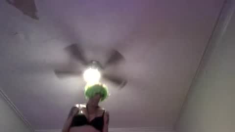 Snapshot of andrewgennie chatting on 04/21/26, 05:25 andrewgennie online show from 04/21/26, 05:25