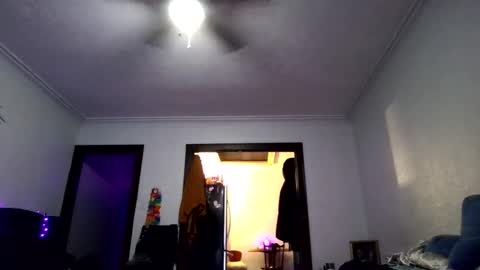 Snapshot of andrewgennie chatting on 04/30/26, 05:14 andrewgennie online show from 04/30/26, 05:14