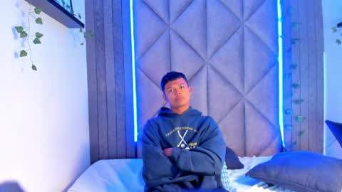 Snapshot of andrewkenoxx_ chatting on 04/02/26, 01:47 ANDREW KENNOXX online show from 04/02/26, 01:47