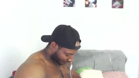 Snapshot of andrewoconnor__ chatting on 12/04/25, 03:21 Andrew Oconnor online show from 12/04/25, 03:21