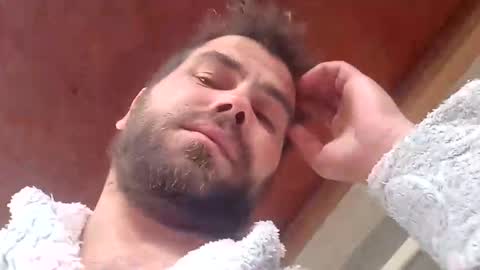 Snapshot of andrey21q chatting on 10/30/25, 01:23 andrey21q online show from 10/30/25, 01:23