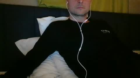 andreyandrey80 online show from 03/09/25, 08:31