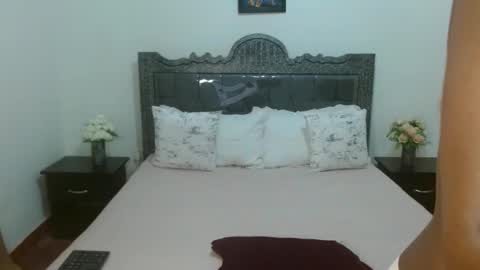 Anna online show from 12/01/25, 06:13