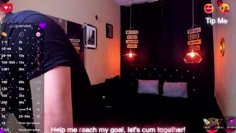 Snapshot of andrius_24 chatting on 10/28/25, 07:27 online show from 10/28/25, 07:27