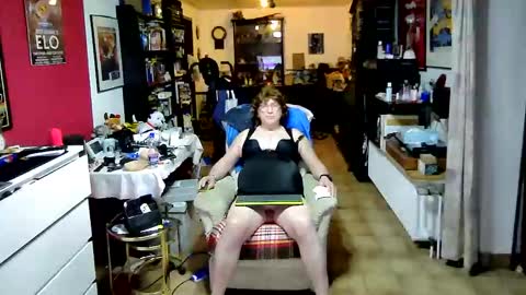 Snapshot of androgynia1 chatting on 01/16/26, 06:39 androgynia online show from 01/16/26, 06:39