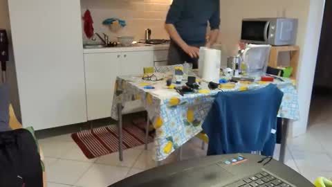 Snapshot of androx77 chatting on 12/22/25, 10:56 androx77 online show from 12/22/25, 10:56