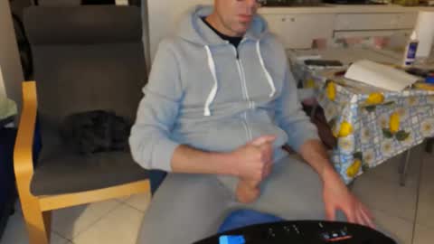 Snapshot of androx77 chatting on 01/12/26, 09:20 androx77 online show from 01/12/26, 09:20