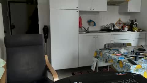 Snapshot of androx77 chatting on 01/19/26, 10:30 androx77 online show from 01/19/26, 10:30