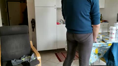 Snapshot of androx77 chatting on 02/01/26, 10:36 androx77 online show from 02/01/26, 10:36