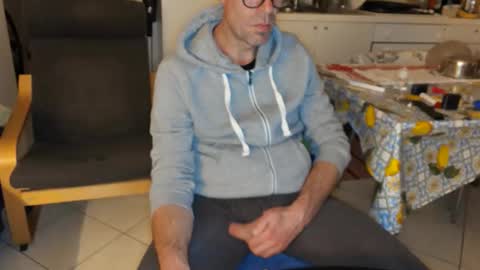 Snapshot of androx77 chatting on 02/28/26, 11:17 androx77 online show from 02/28/26, 11:17