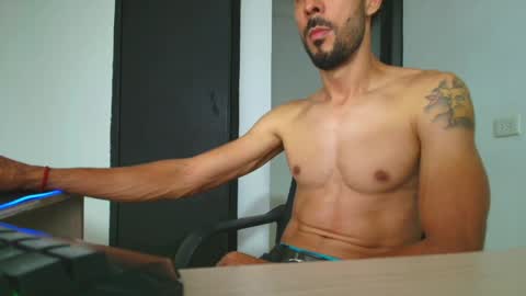 Snapshot of andruwang chatting on 05/10/26, 03:12 Andru online show from 05/10/26, 03:12