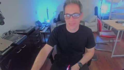 Snapshot of andy0pandi chatting on 09/10/25, 06:41 Andrew online show from 09/10/25, 06:41