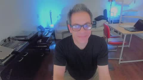 Snapshot of andy0pandi chatting on 09/12/25, 08:25 Andrew online show from 09/12/25, 08:25