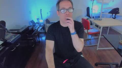 Snapshot of andy0pandi chatting on 09/20/25, 02:40 Andrew online show from 09/20/25, 02:40