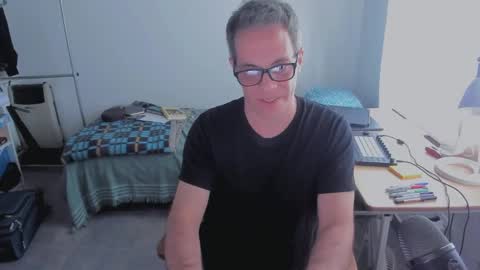 Snapshot of andy0pandi chatting on 01/09/26, 07:37 Andrew online show from 01/09/26, 07:37