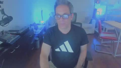 Snapshot of andy0pandi chatting on 02/06/26, 11:57 Andrew online show from 02/06/26, 11:57