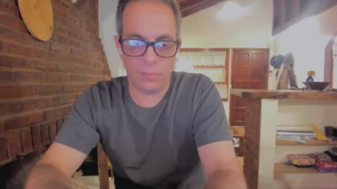 Snapshot of andy0pandi chatting on 02/13/26, 01:01 Andrew online show from 02/13/26, 01:01