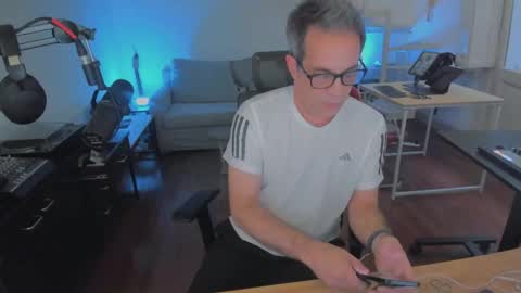 Snapshot of andy0pandi chatting on 03/06/26, 08:38 Andrew online show from 03/06/26, 08:38