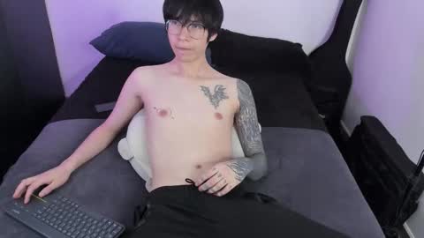 Snapshot of andy_bankai chatting on 12/18/25, 07:42 twx Andy twink3 online show from 12/18/25, 07:42