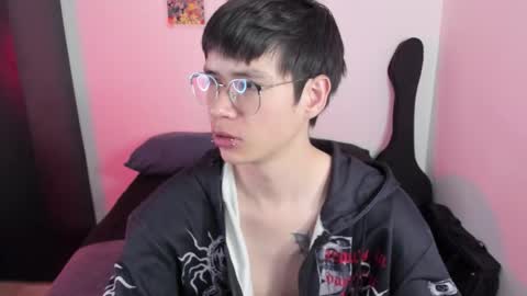 Snapshot of andy_bankai chatting on 01/18/26, 07:01 twx Andy twink3 online show from 01/18/26, 07:01