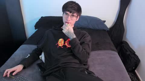 Snapshot of andy_bankai chatting on 02/12/26, 04:40 twx Andy twink3 online show from 02/12/26, 04:40