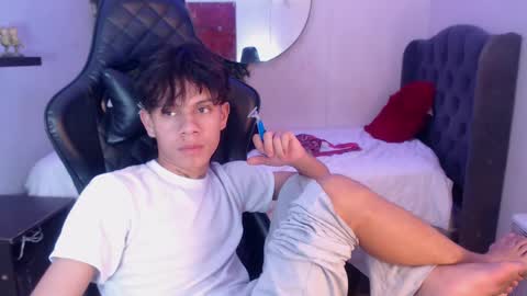 andy_dan1 online show from 02/26/25, 08:22