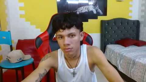 andy_dan1 online show from 11/12/25, 02:06