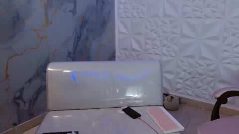 Snapshot of andy_dan1 chatting on 04/06/26, 09:05 andy_dan1 online show from 04/06/26, 09:05