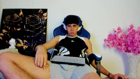 andy_wood1 online show from 04/11/26, 06:56