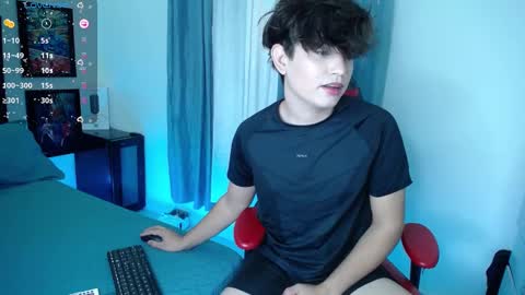 Snapshot of andyboy_19 chatting on 01/07/25, 10:19 andy online show from 01/07/25, 10:19