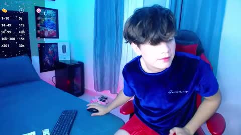 Snapshot of andyboy_19 chatting on 01/19/25, 12:38 andy online show from 01/19/25, 12:38