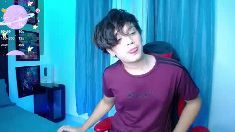 Snapshot of andyboy_19 chatting on 02/19/25, 01:18 andy online show from 02/19/25, 01:18