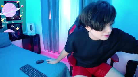Snapshot of andyboy_19 chatting on 03/11/25, 09:59 andy online show from 03/11/25, 09:59