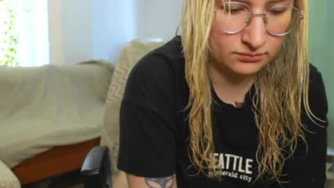 Snapshot of andycherrysecrets chatting on 04/06/26, 12:50 Cherry online show from 04/06/26, 12:50