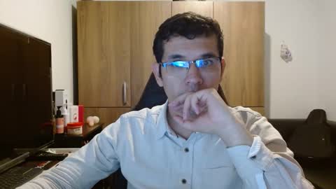 Snapshot of andyisasexmirrage chatting on 12/15/25, 03:00 Andres online show from 12/15/25, 03:00