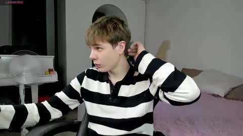 Mandy and Andy online show from 11/29/25, 07:39