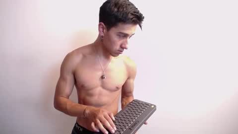 Snapshot of andyjoy_ chatting on 01/13/25, 05:44 Andy Joy online show from 01/13/25, 05:44