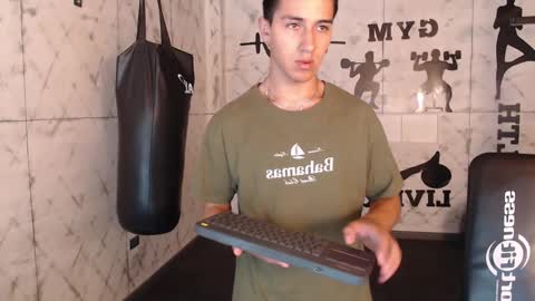 Snapshot of andyjoy_ chatting on 01/17/25, 02:39 Andy Joy online show from 01/17/25, 02:39