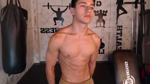 Snapshot of andyjoy_ chatting on 01/17/25, 05:41 Andy Joy online show from 01/17/25, 05:41