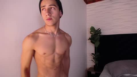 Snapshot of andyjoy_ chatting on 01/21/25, 01:54 Andy Joy online show from 01/21/25, 01:54